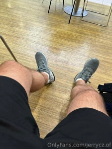 I m bored at the airport