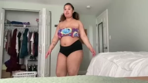 Come yoga stretch with me