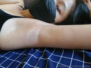 Cuddle with my armpits part 1