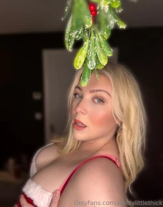 Morning everyone has everyone gotten their gift for secret santa maybe part 1