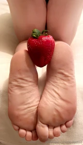 Please read this all there s a 3 minute custom giantess video on my