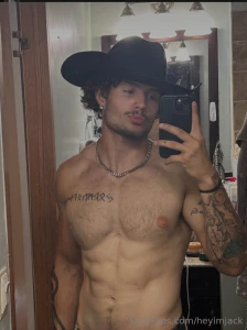 My bro evan is one hot stud of a man dvddy_dezz go check out his free