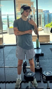 New subs amp all my ogs im tryna run one of my famous lives tonight