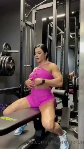 Tengo unas ganas de entrenar sin ropa que hace un calor horrible si part 1