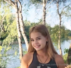Lunashy click here - lunashy this cutie is online and horny give her part 412