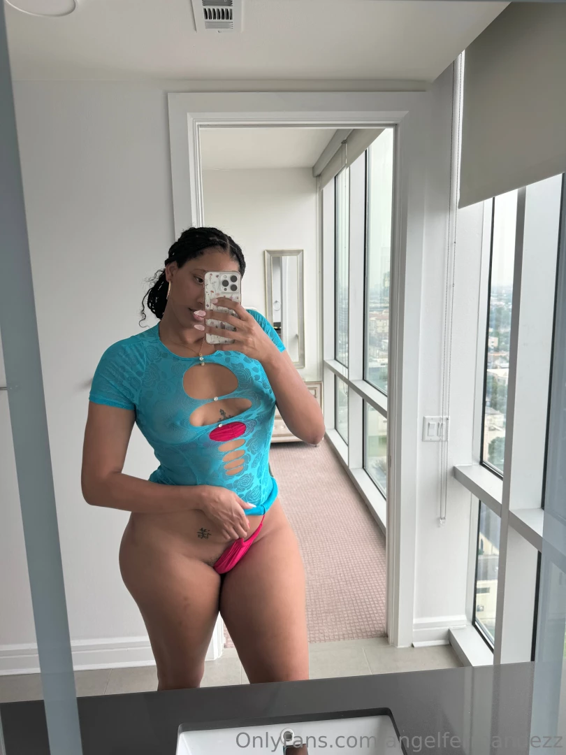 You like your latinas a little fuzzy papi 