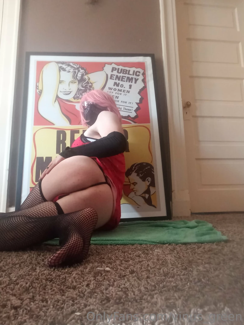 Just a femboy in her natural habitat part 1 