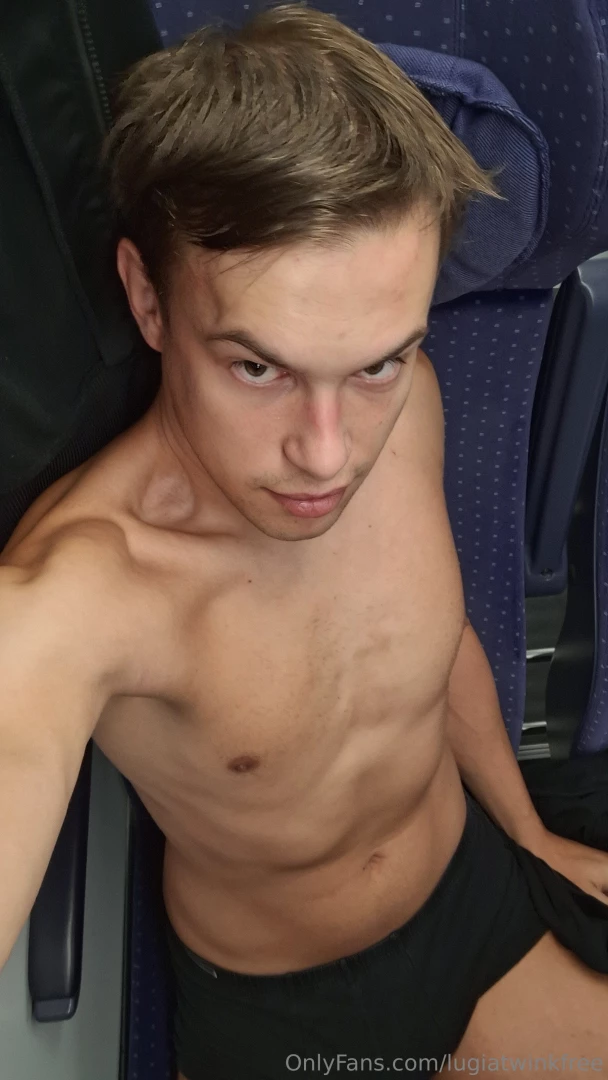 Wanna travel with me 