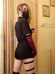 Do these shorts make me look breedable gt lt