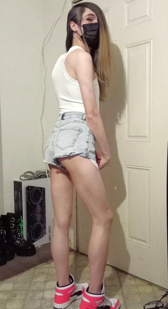 Booty shorts for the summer would i catch you peeking at it 