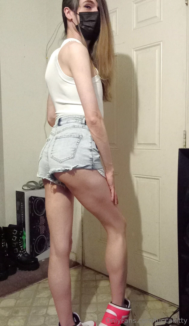 These shorts are rlly short i like them gt they are perfect for the part 2 