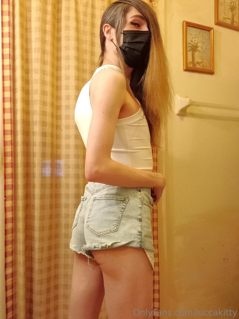 Its getting warmer out so its time for booty shorts gt are these too part 1 