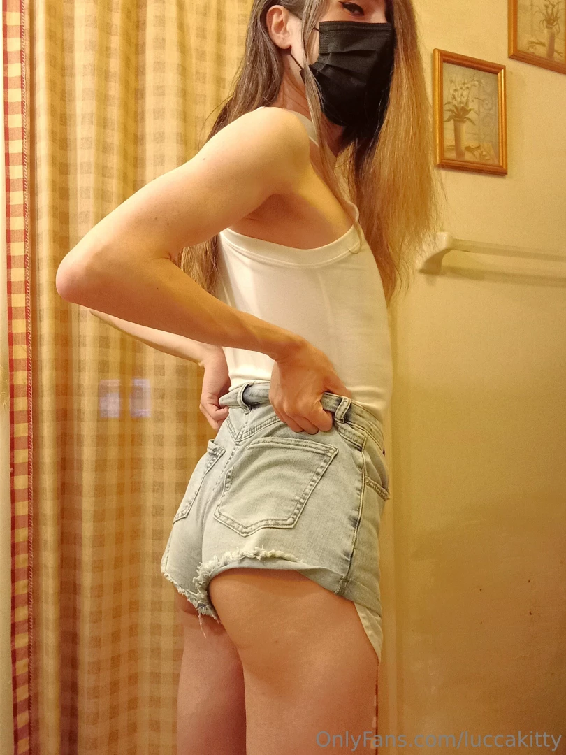 Its getting warmer out so its time for booty shorts gt are these too 