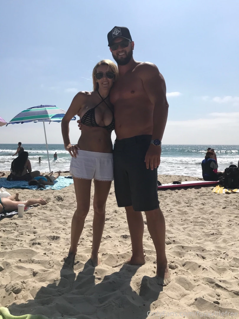 Beach and bikinis is what we love lol 