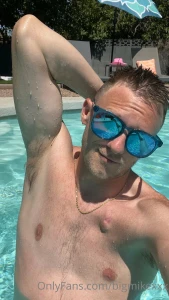 Rinsing off after the pool part 1