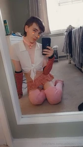 Something pink for you guys which aesthetic suits me more though