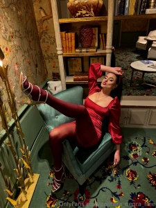 Hey i have a lot of photos without dress do you want to see tip me 11