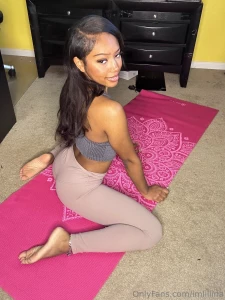 I wanna straddle on you like this