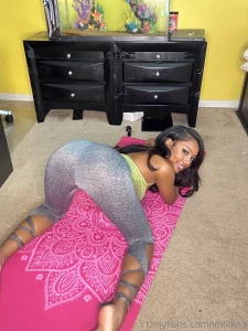 Want to see more than just a tease my ass is waiting to give you a