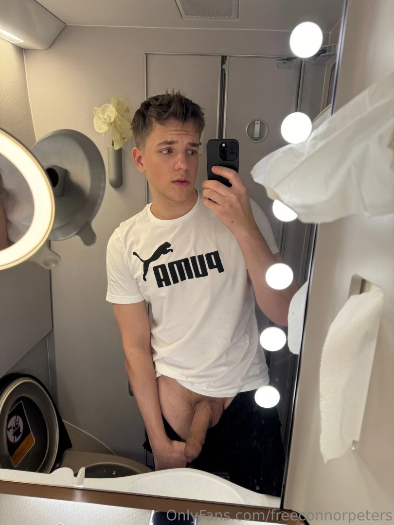 Who wants to sneak off and suck me in here 