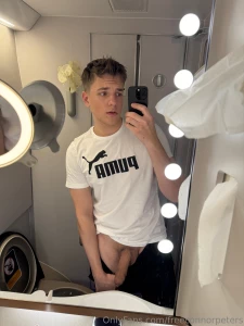Who wants to sneak off and suck me in here