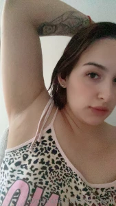 Lick my armpit please