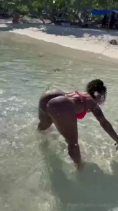 Good morning sorry i couldn t bring you with me to the beach so i m