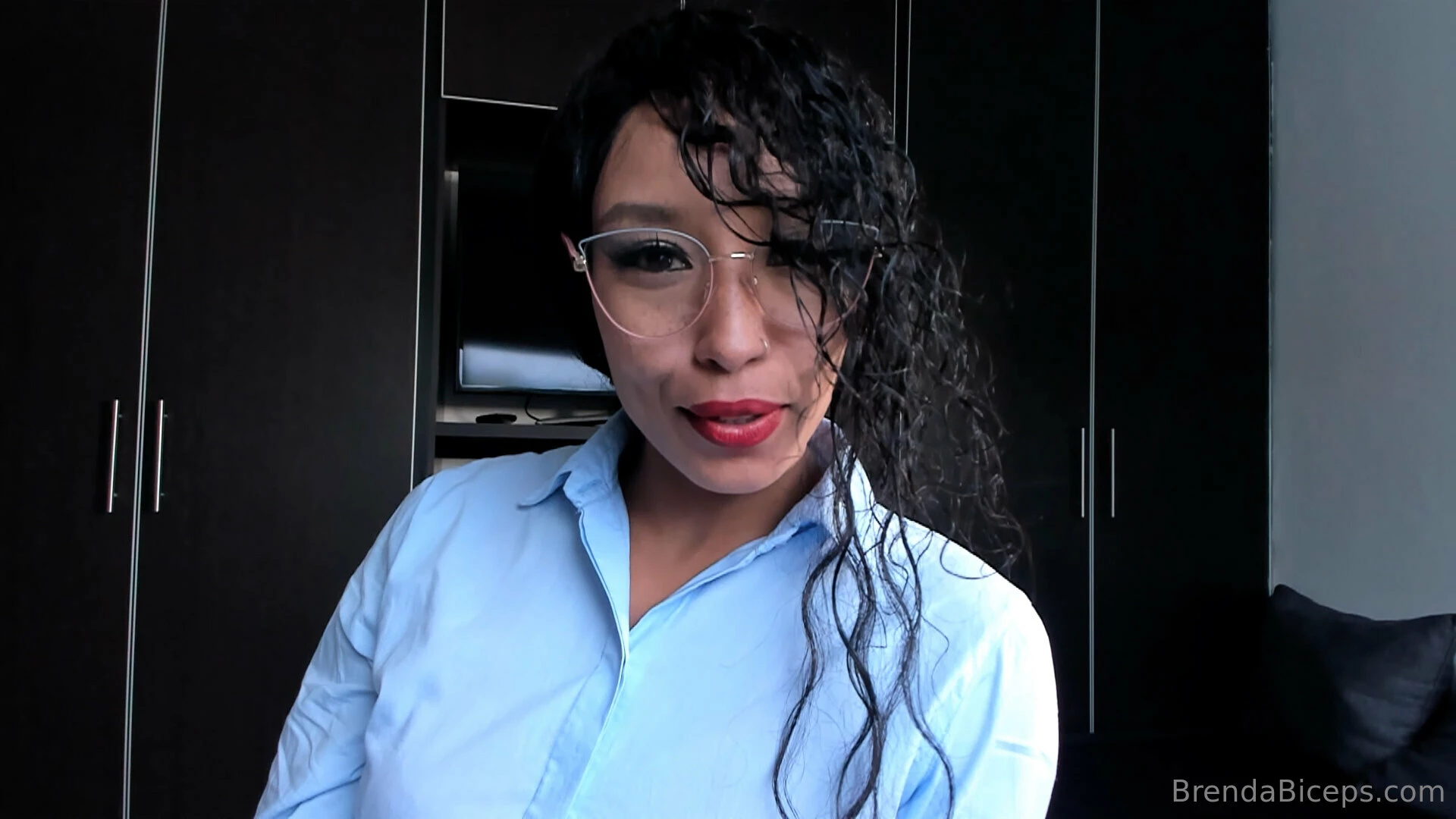 Brenda the psychologist - spanish audio - brenda is meeting with a shy 