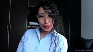 Brenda the psychologist - spanish audio - brenda is meeting with a shy