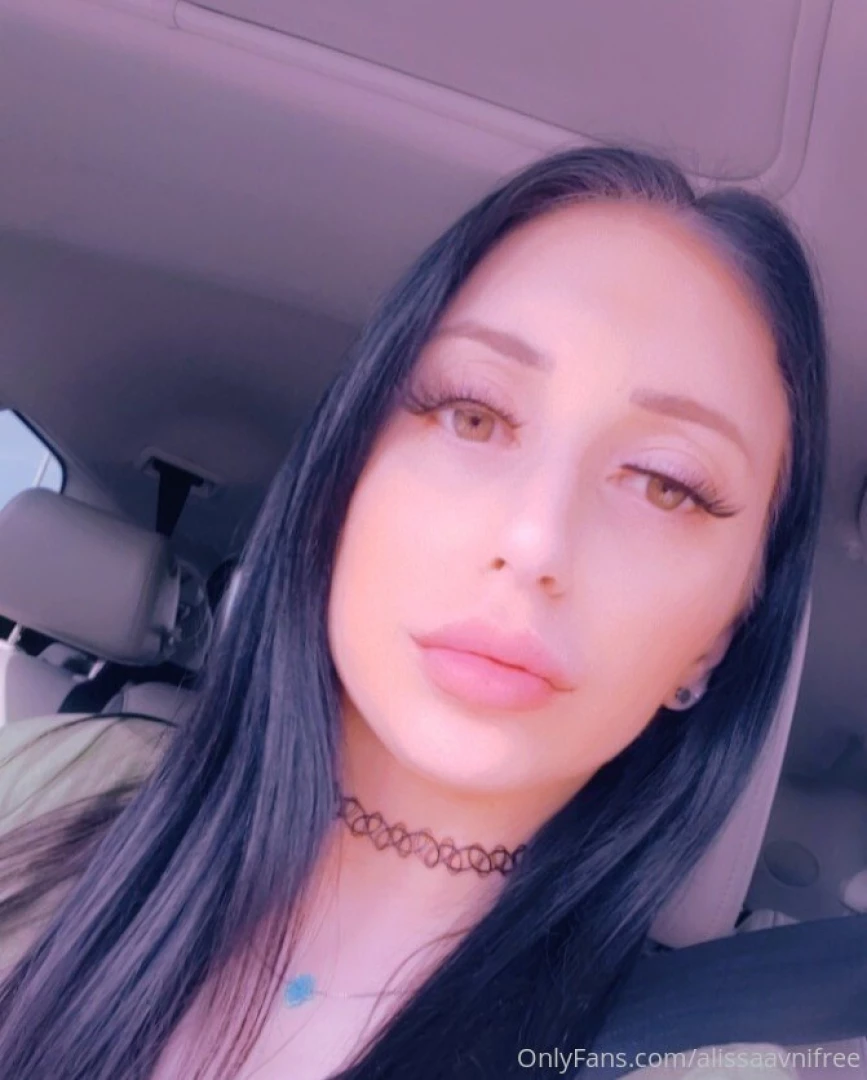 Alissaavnixxx for the nudes baby and 1-on-1 chatting 