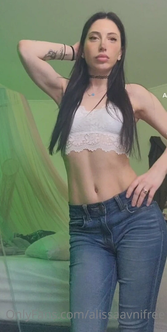 Happy wednesday all my nudes are on alissaavnixxx 