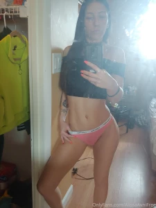 Good morning send me a tip if you want some nude photos part 1