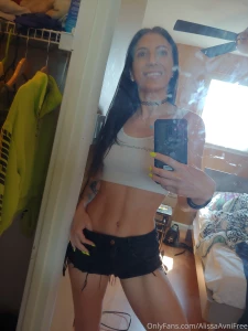 My mirror was super dirty but ii cleaned it after i took this photo