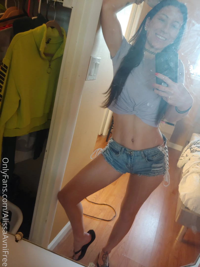 Going out to eat send me a tip if you wanna pay for it 