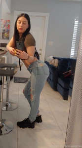 Does my ass look hot in these jeans baby alissaavnixxx has over 700