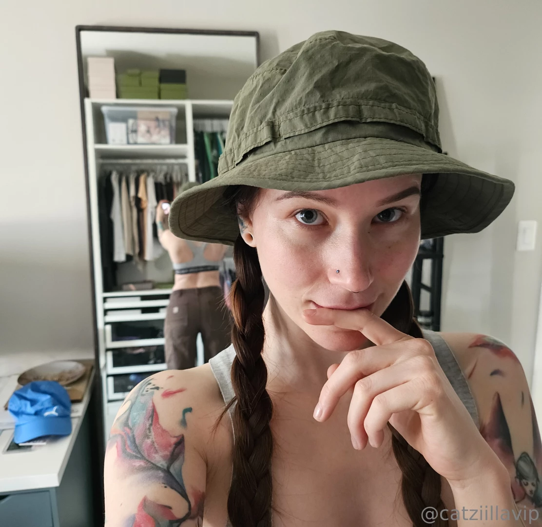 Going to my sisters to help lay sod but i thought i looked cute 
