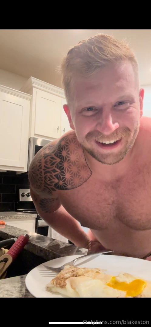 Cum cook with me watch me tease you slap my ass and pull my pants down part 1 