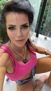 It s showtime i m about to go live on mfc and i can t wait to connect