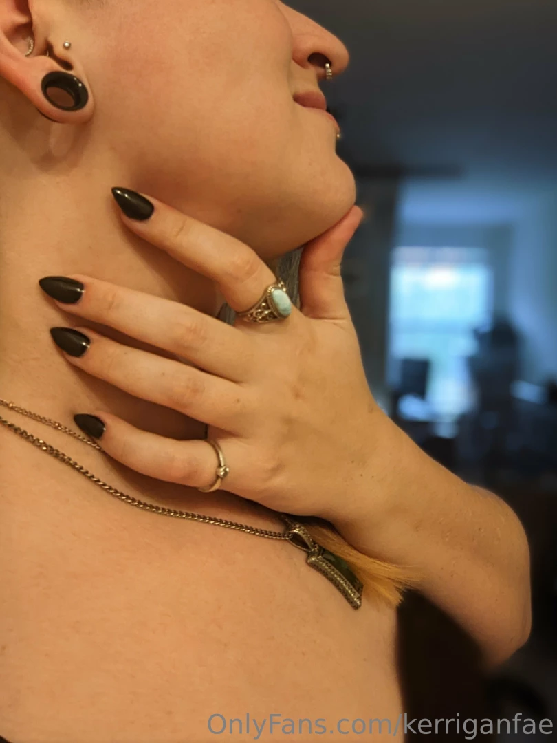 Also it s spooky season again so i got my nails done today and i m so part 1 
