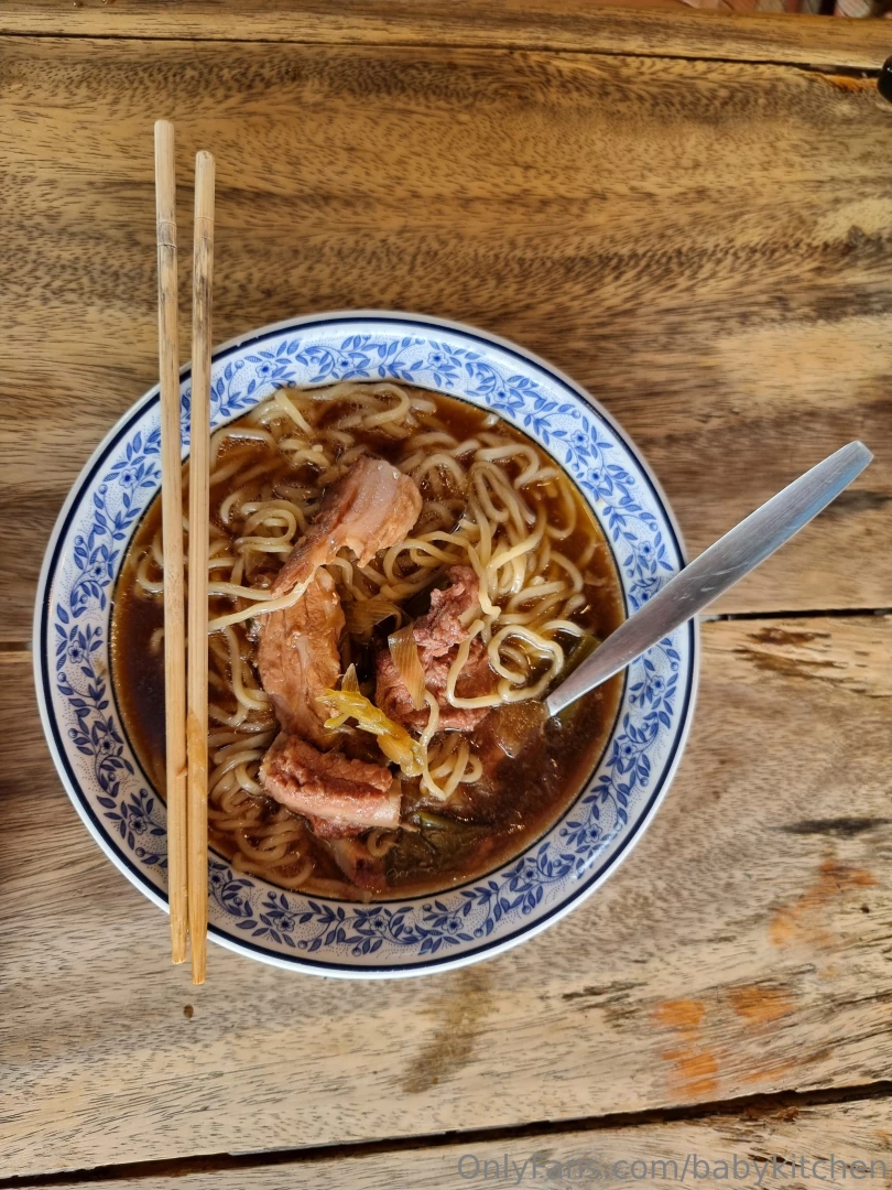 Still making ramen who wants to come eat with me 