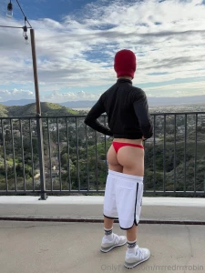 Rockin my red thongggg