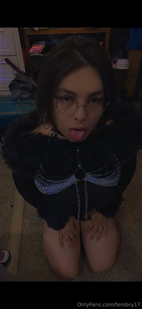 Do i look better with silicon tits or without it part 1 