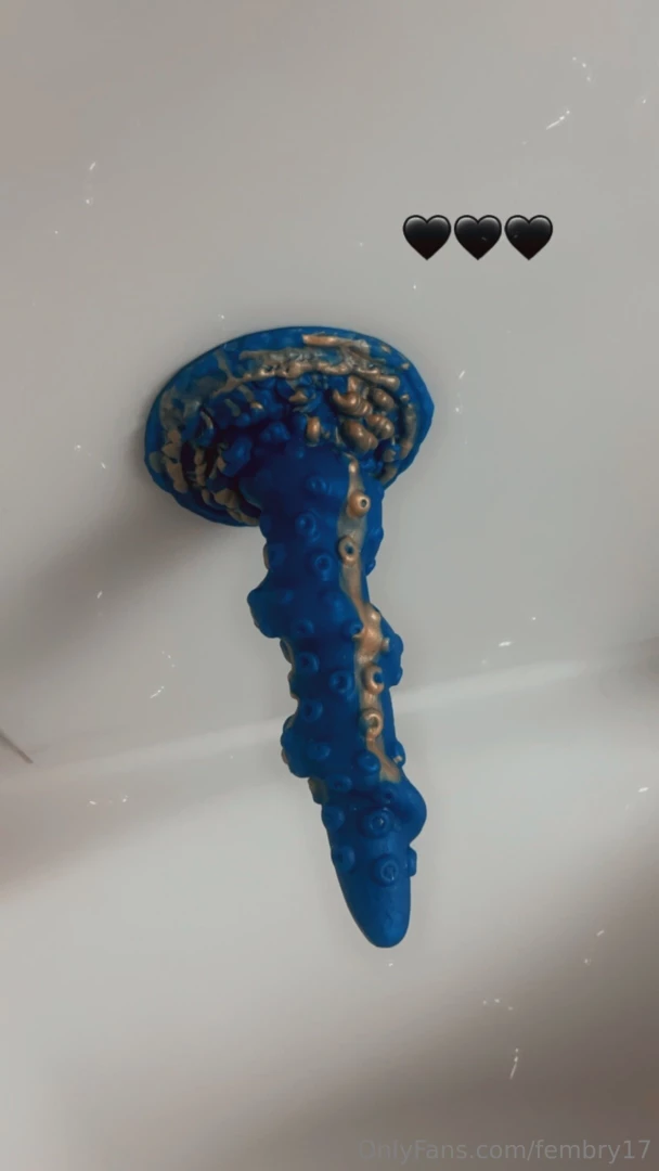 Omggg a tentacle monster and yes thats the color of the dildo lmao 