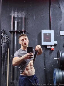 Am i your gym crush or your late-night thought