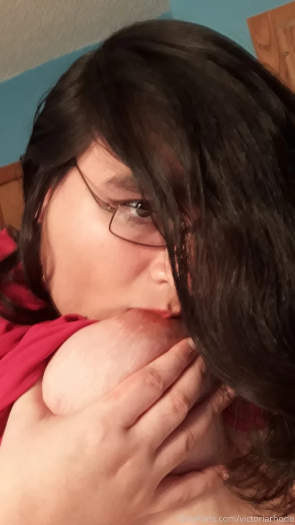Feeling genuinely cute and sexy for maybe the first time ever starting part 3 