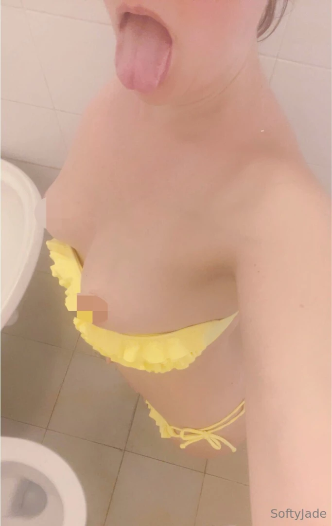 Sai che amo l esibizionismo amo gli sguardi degli uomini che mi 