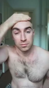 Fresh out of bed trimming my head and talking to you