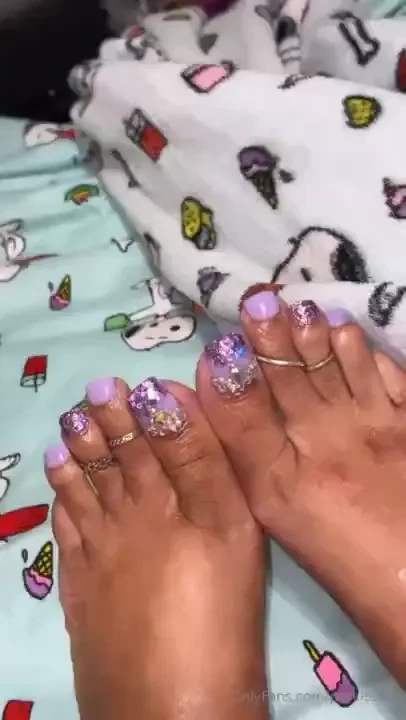 Nails and feet bundle who s contributing to my next nails and pedicure part 4 