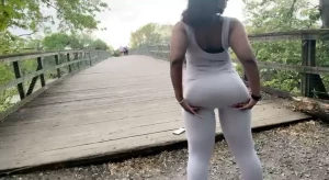 I pulls my cheeks out and twerk anywhere part 1
