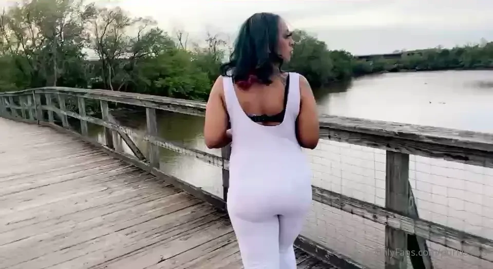 I pulls my cheeks out and twerk anywhere part 2 